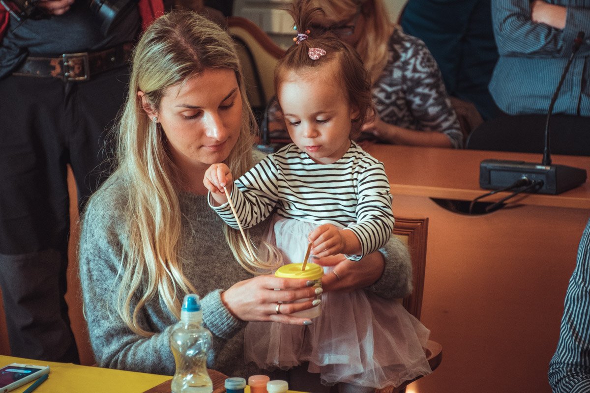 В акции приняли участие и совсем маленькие украинки В акции приняли участие и совсем маленькие украинки