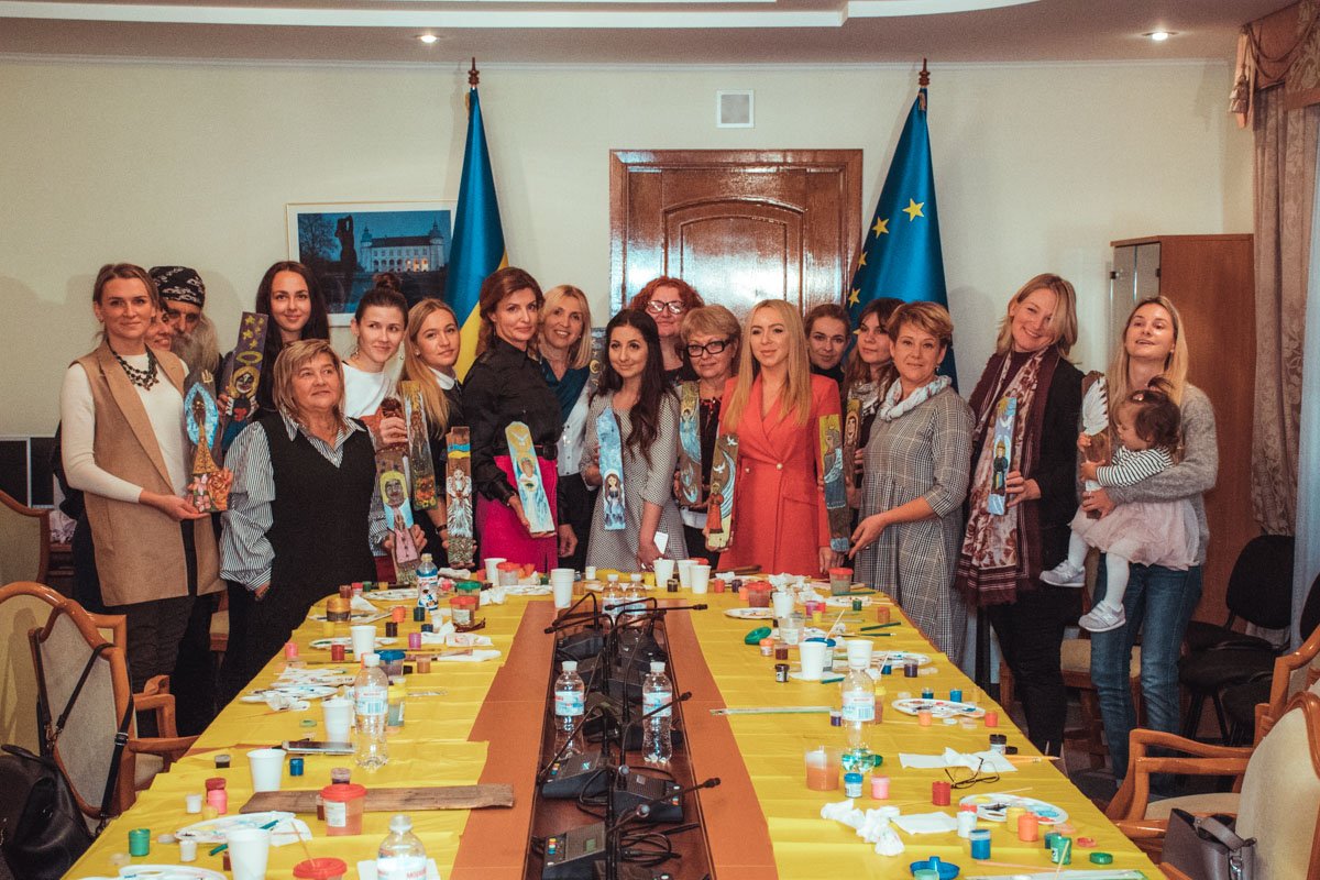 Довольные и счастливые участницы мероприятия со своими ангелами Довольные и счастливые участницы мероприятия со своими ангелами