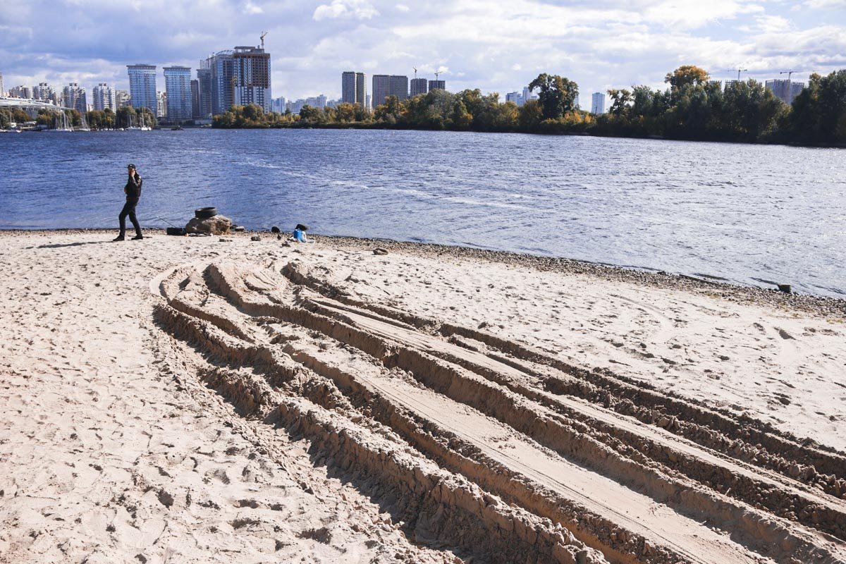 4 октября в Киеве в районе Осокорков погиб мужчина