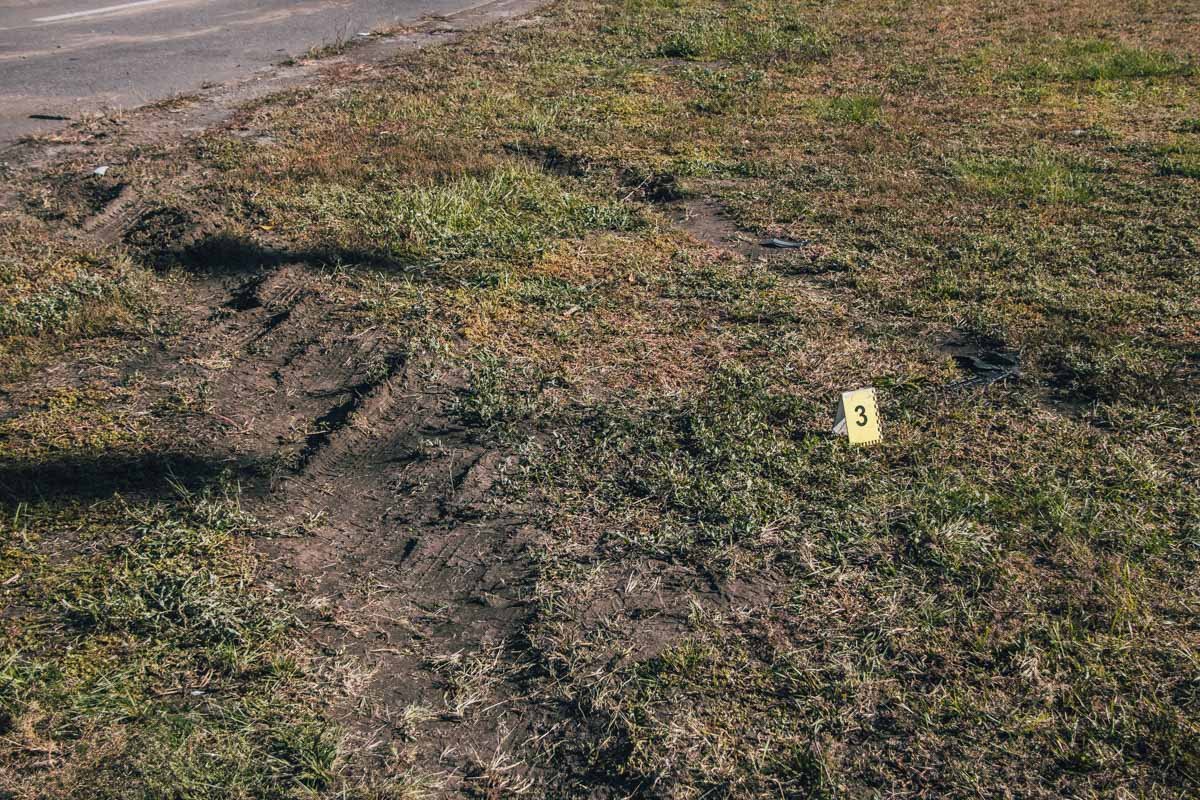 Его подрезал другой автомобиль и она вылетела на встречную полосу Его подрезал другой автомобиль и она вылетела на встречную полосу