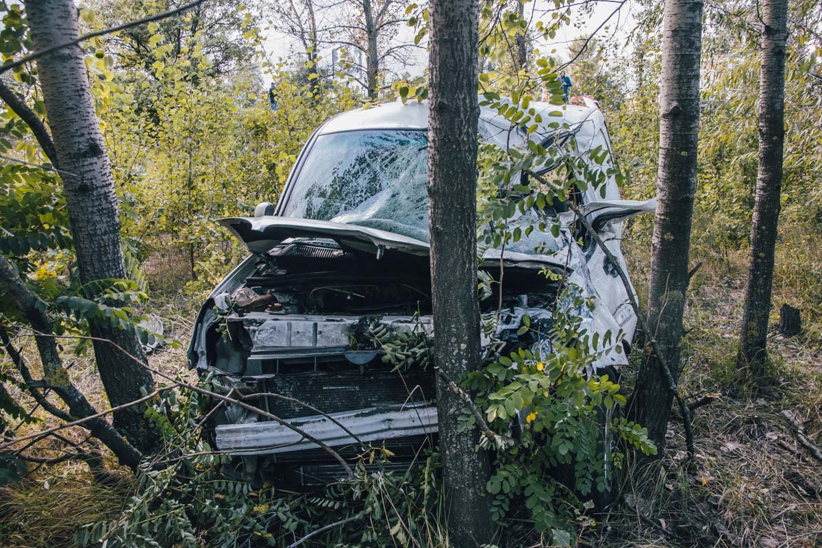 Водитель получил открытый перелом ноги Водитель получил открытый перелом ноги