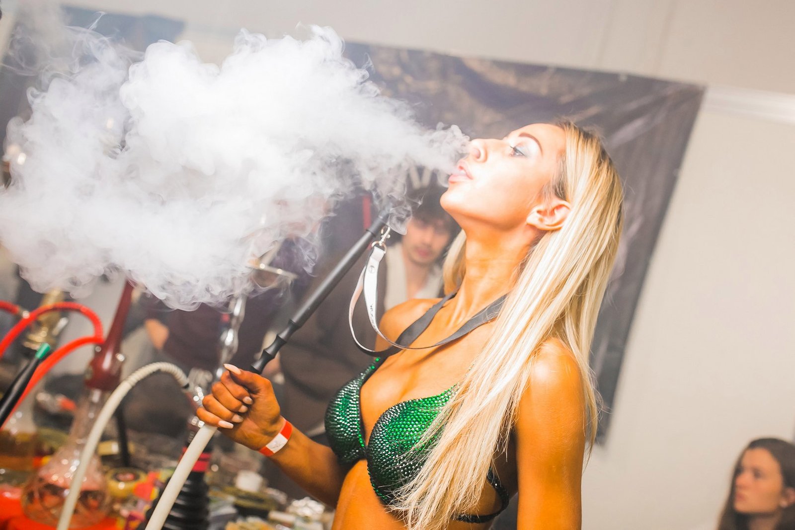 За один день можно попробовать более 500 различных кальянов За один день можно попробовать более 500 различных кальянов