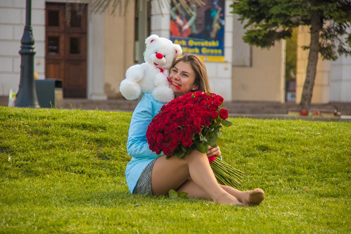 В этот день сияет не только солнце, но и ваши счастливые улыбки 