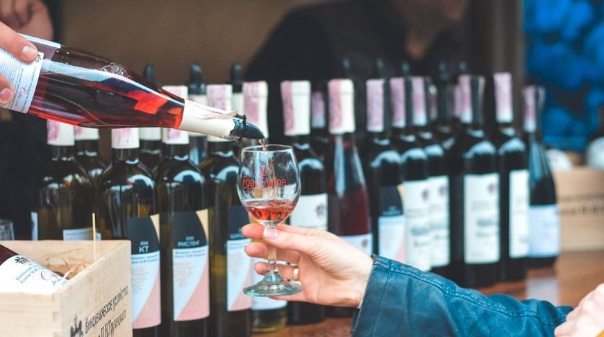 Дегустация вина на Kyiv Food and Wine 