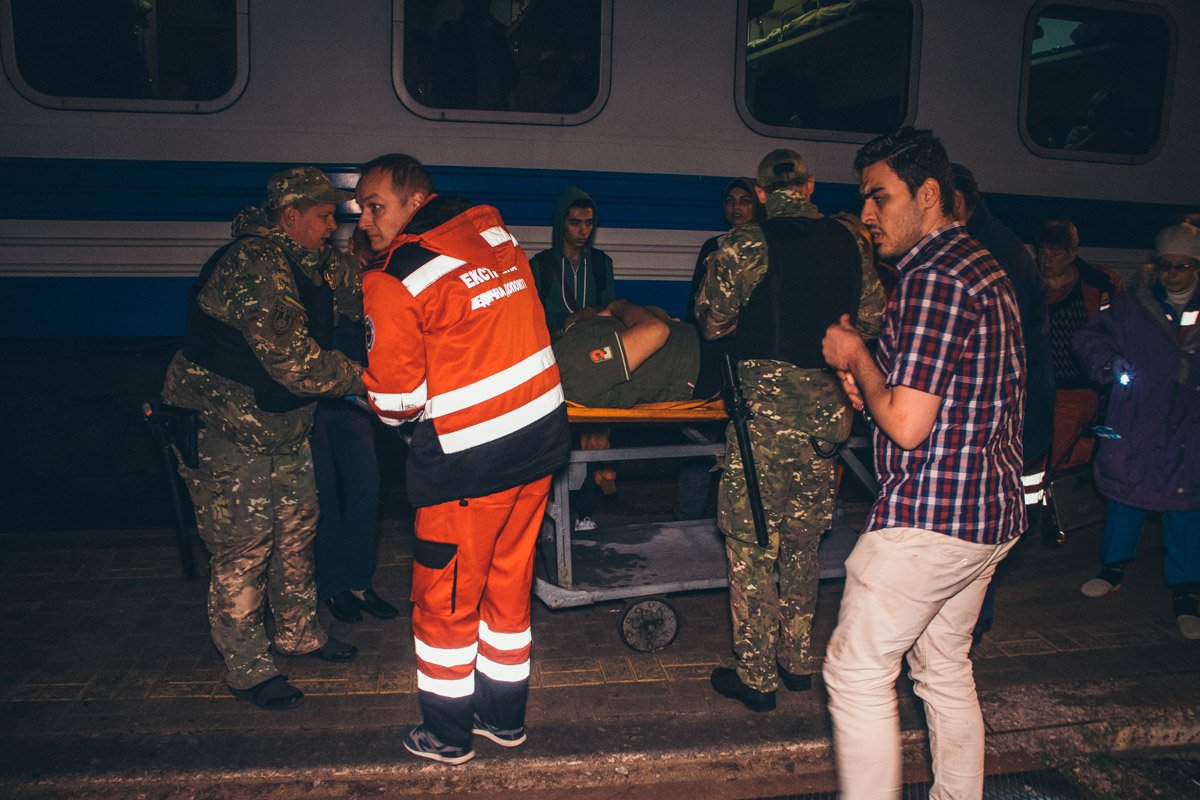 В пятницу, 5 октября, в Киеве на центральном железнодорожном вокзале мужчина упал под поезд
