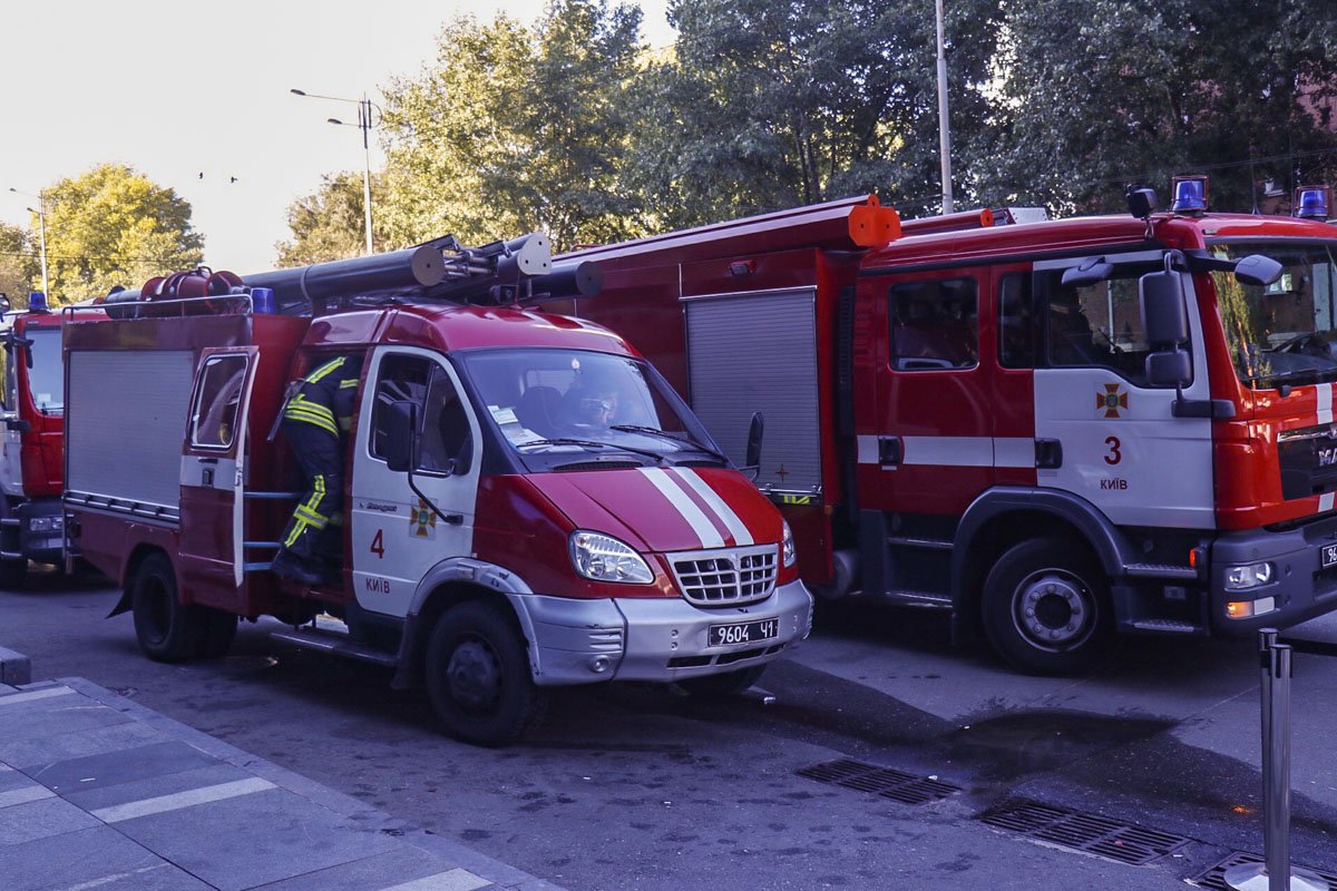 На вызов прибыли 5 машин спасателей 