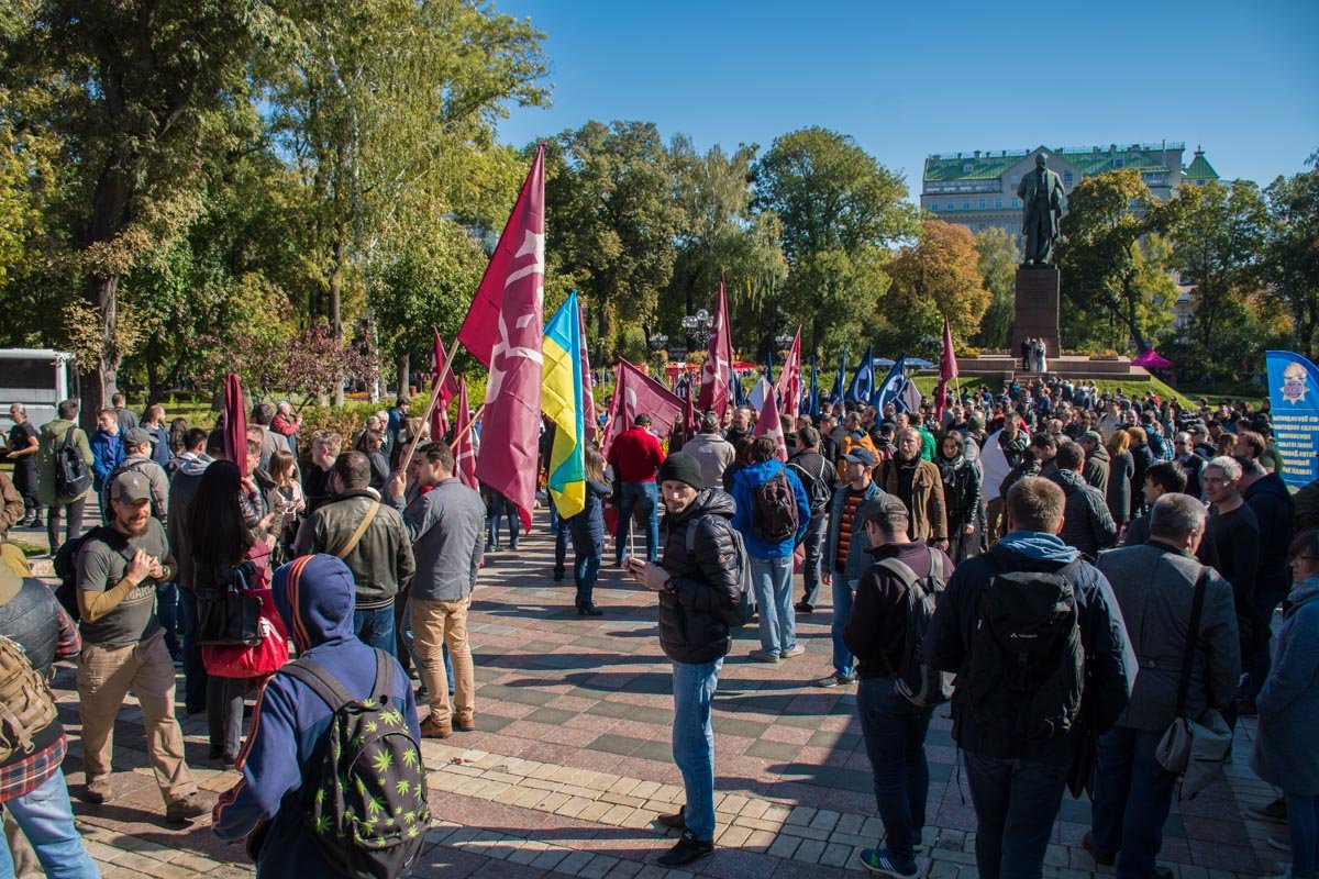 На акцию собралось около 500 человек