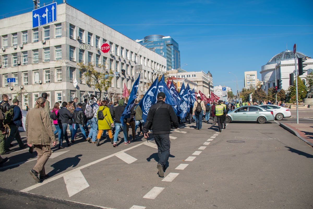 Специально для марша перекрыли улицу Владимирскую