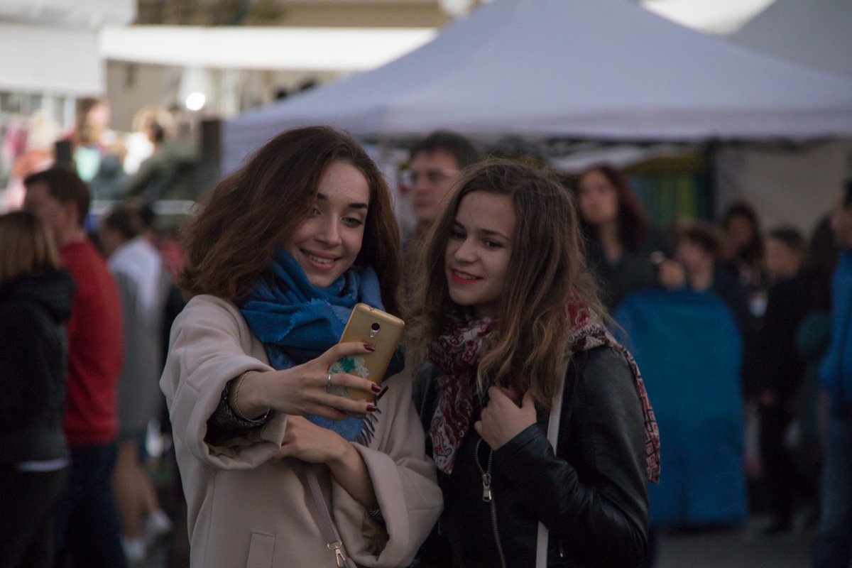 Хорошая атмосфера, вкусная еда и куча шмоток