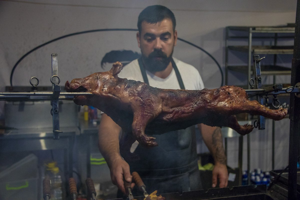 Зона фудкорта побаловала мясных гурманов