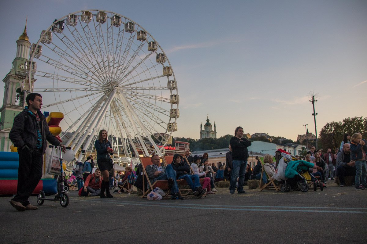 Для взрослых была открыта лаунж-зона 