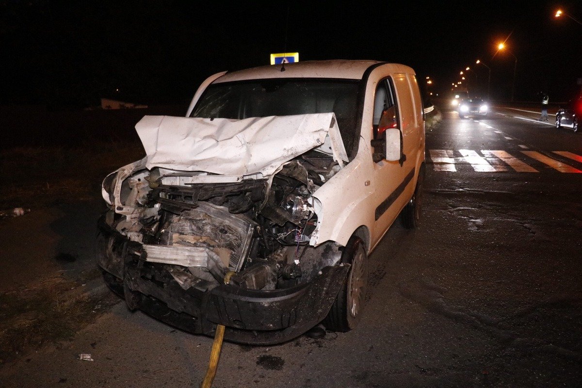 Его выбросило на встречную полосу, где он столкнулся с Fiat