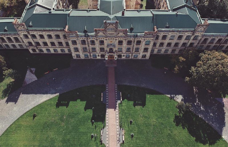 А вы бывали в Киевском Хогвартсе? Фото: @i0kirill