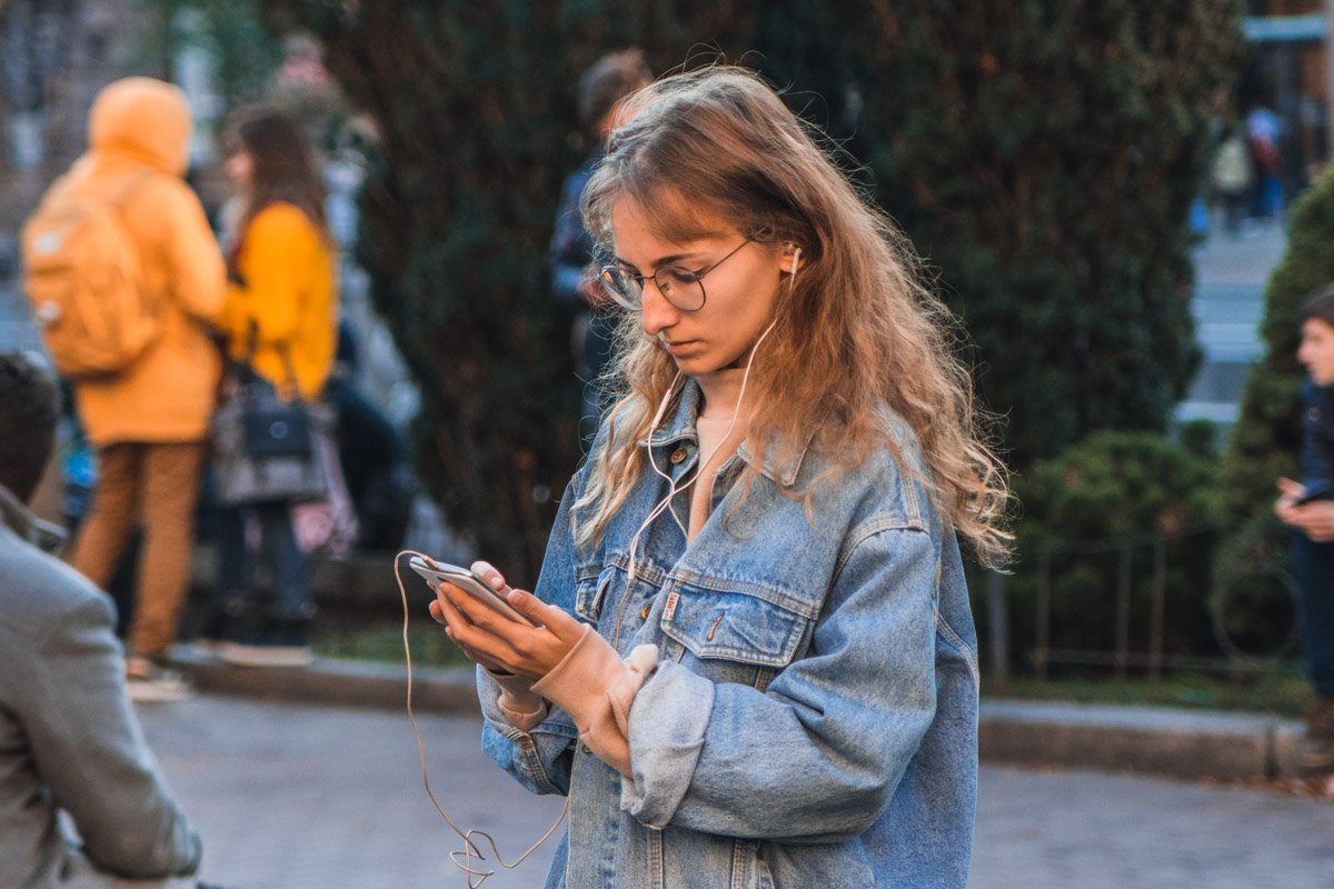 Музыка дополняет прогулку по городу