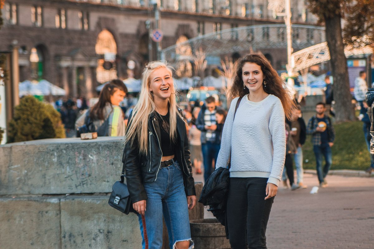 Искренний смех поднимает настроение окружающим