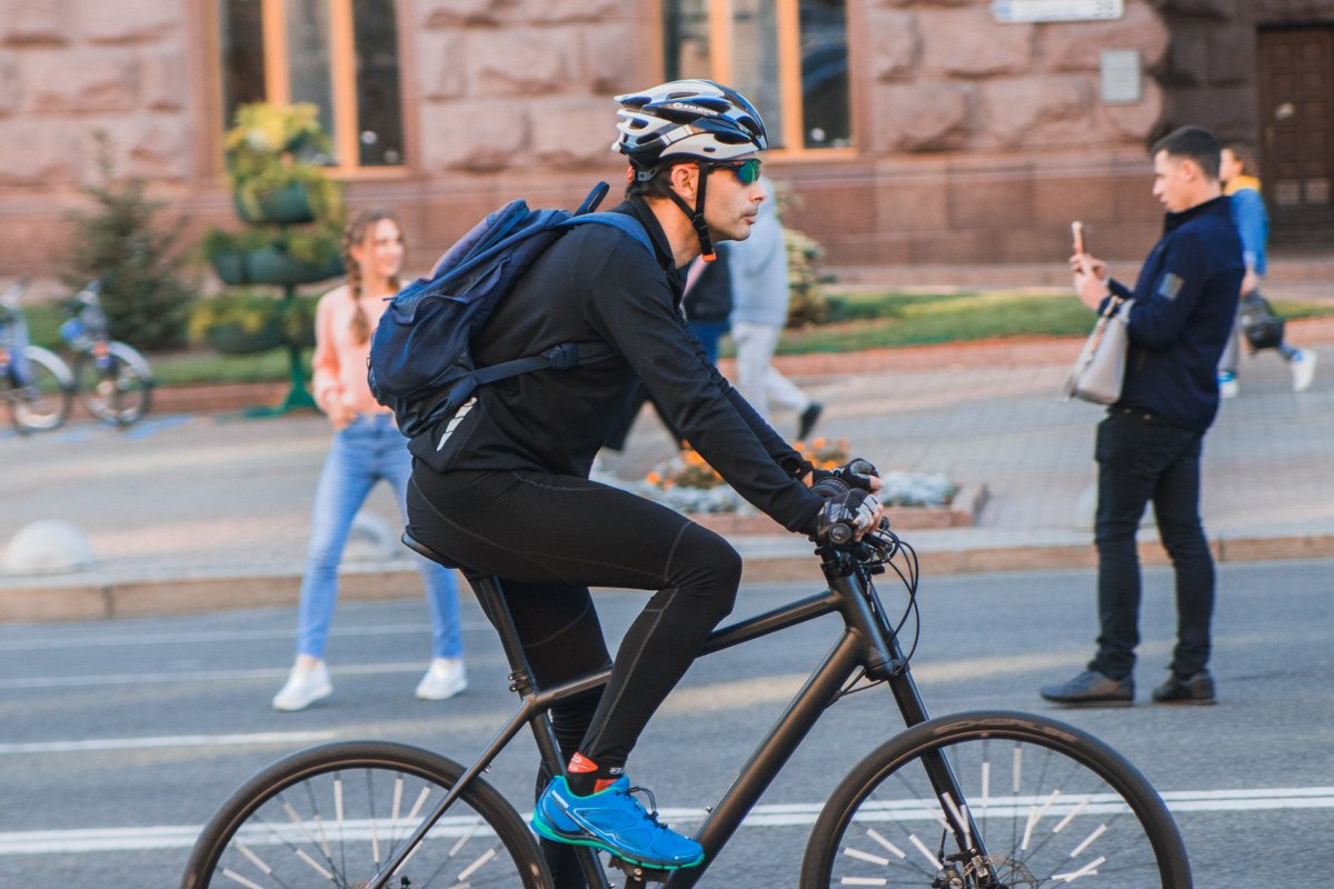 Заняться спортом в теплый воскресный день-настоящее удовольствие 