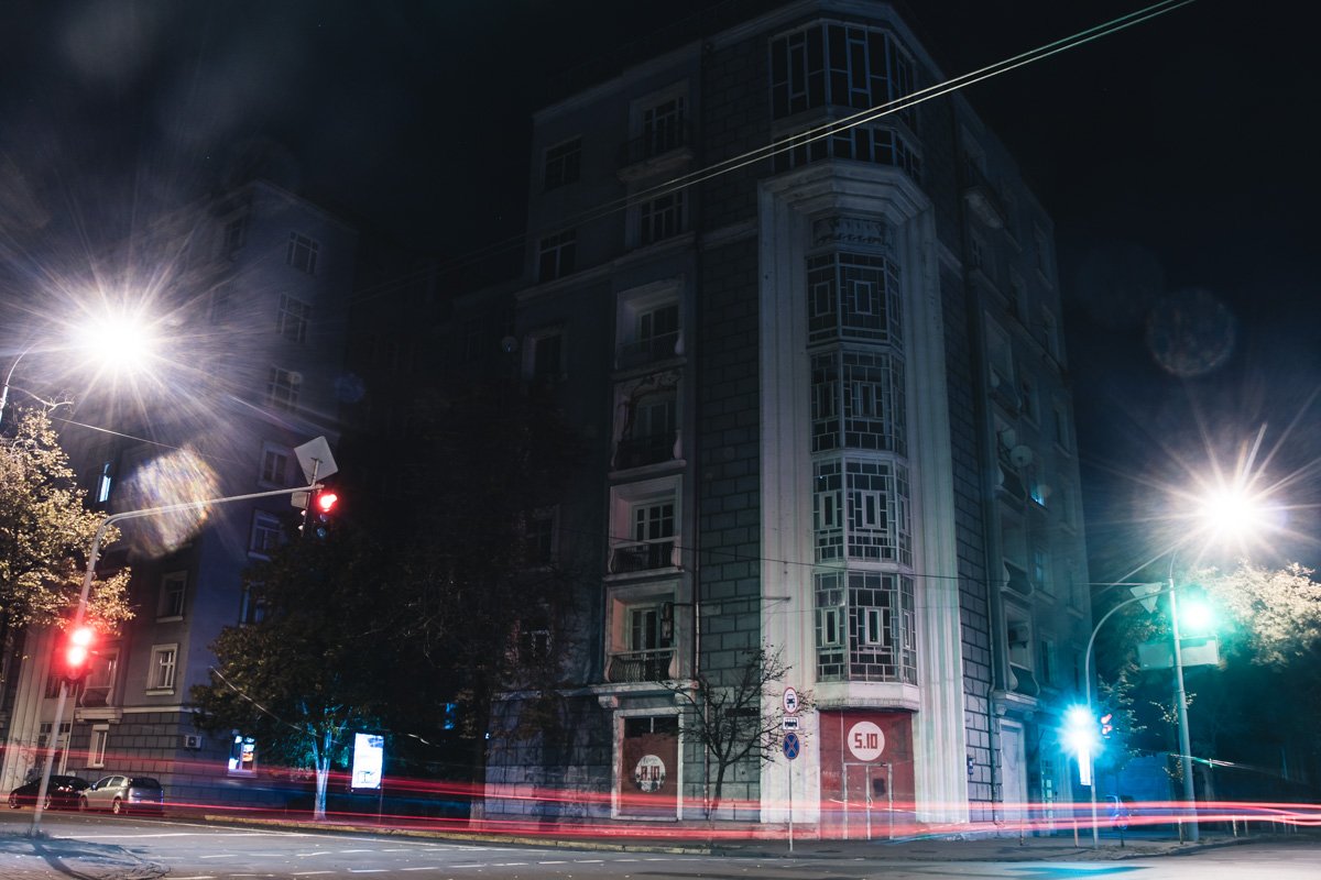 Ночные улицы ждут автомобилей