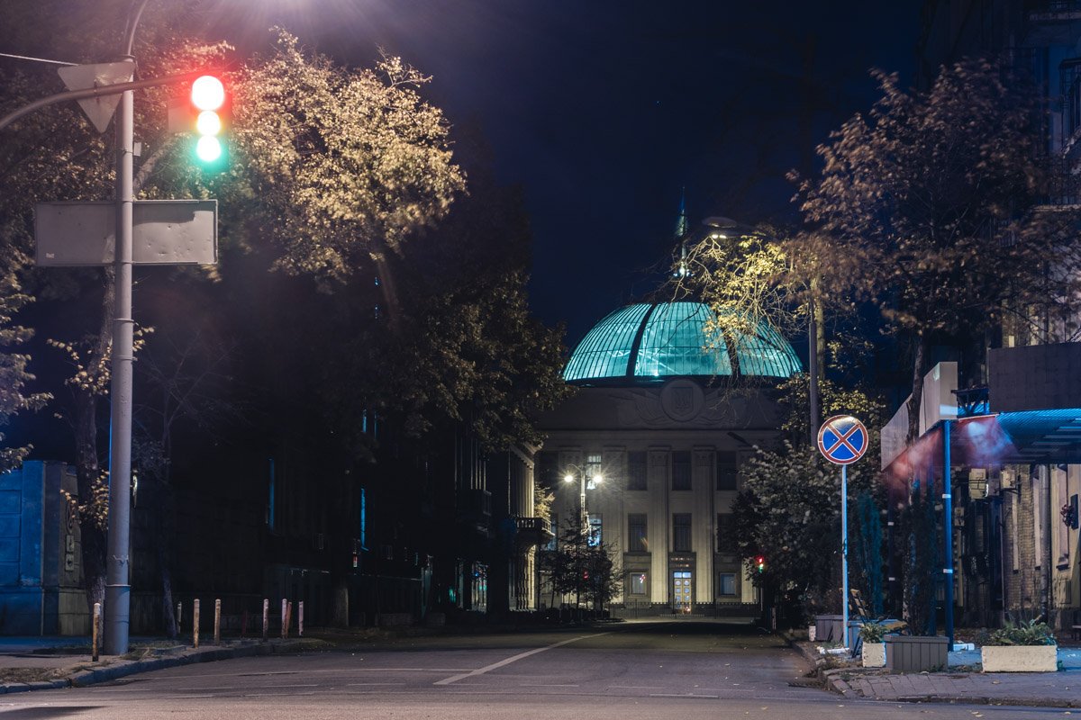 Красивейшее здание Верховной Рады Украины в ожидании слуг народа