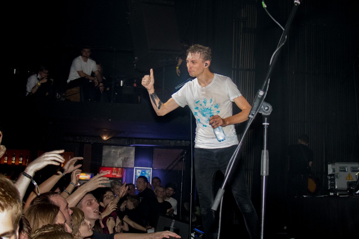 Обратите внимание, Володя в футболке с ATLAS WEEKEND 