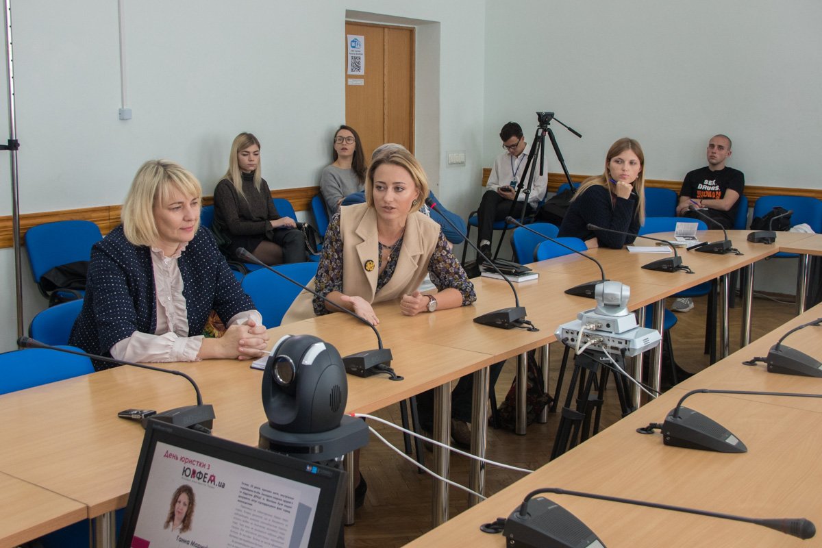 Присутствующие юристы могли задать интересующие вопросы