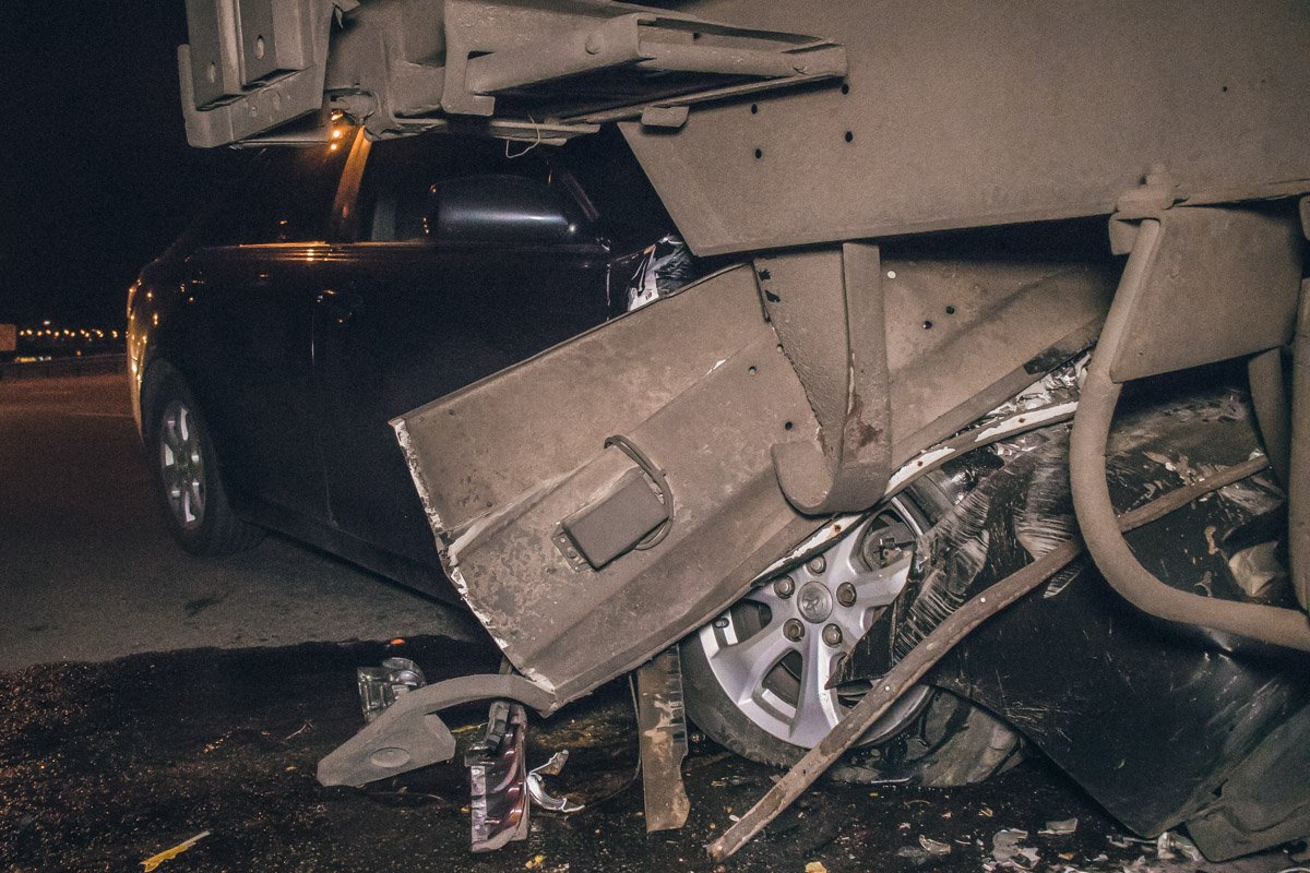 Почему водитель не заметил грузовик - неизвестно