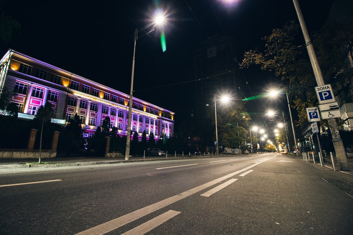 Пустые дороги - редкость для Жилянской