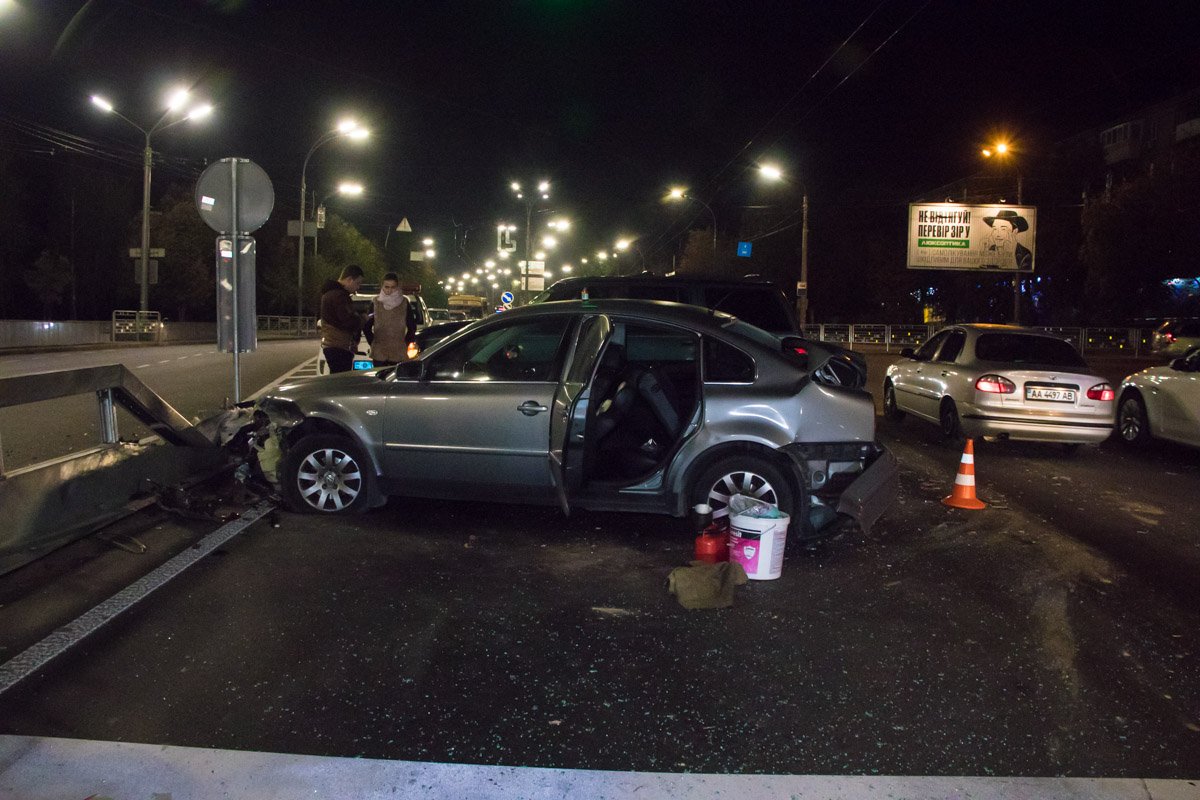 9 октября, в Киеве на перекрестке улиц Елены Телиги и Ольжича произошло ДТП с пострадавшими 9 октября, в Киеве на перекрестке улиц Елены Телиги и Ольжича произошло ДТП с пострадавшими