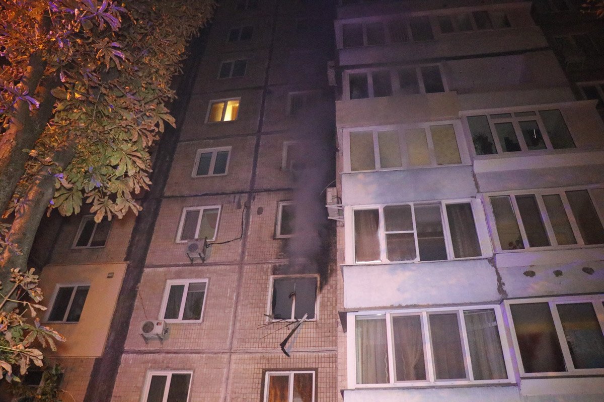 Горела квартира в девятиэтажном доме