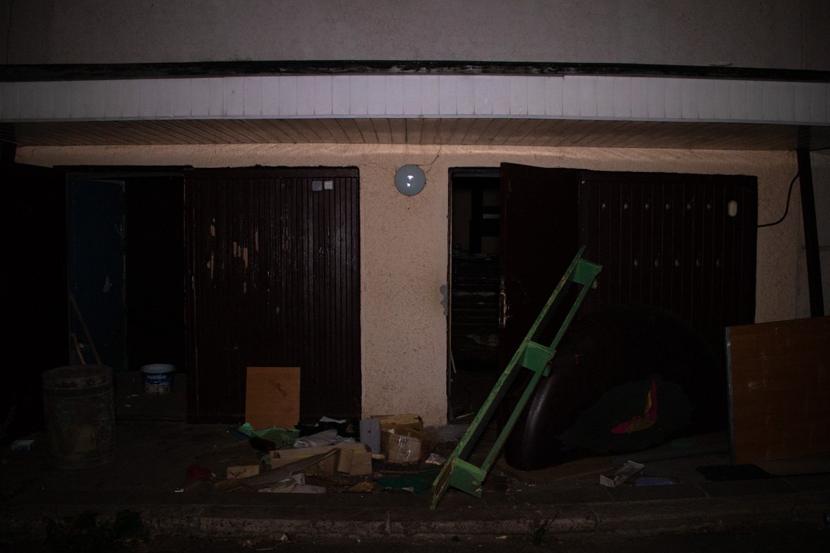 По предварительной информации, причиной пожара послужило не аккуратное обращение с огнем