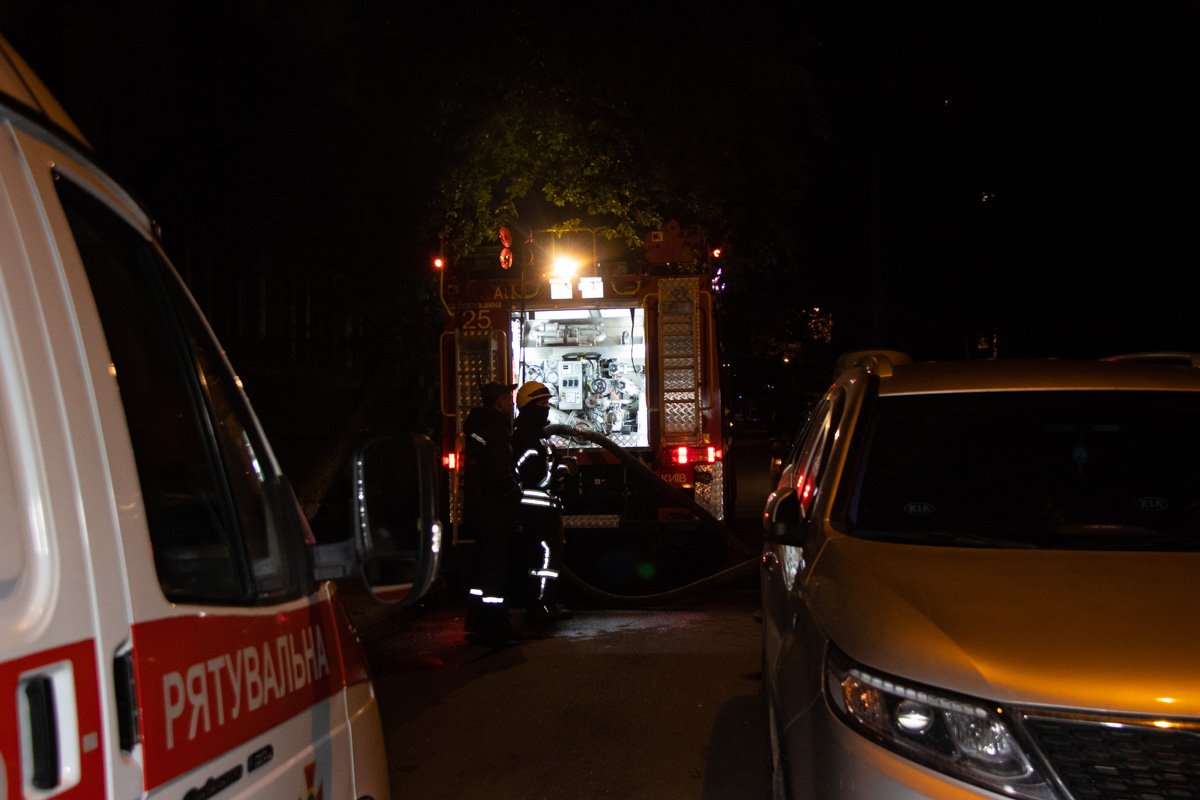 На месте работали два экипажа патрульной полиции, «скорая» и 2 пожарных расчета