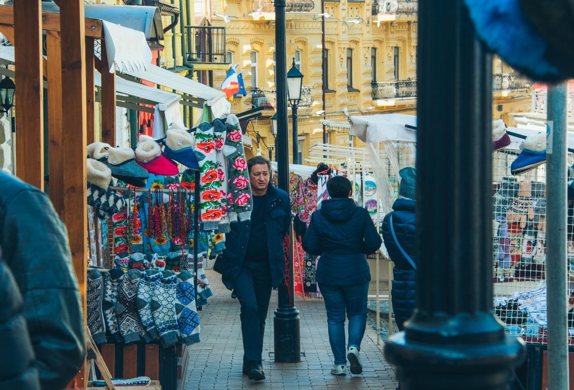 Андреевский спуск никогда не теряет свою атмосферу