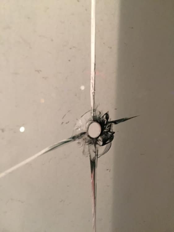 В Киеве стреляли в окно пресс-секретаря министра Омеляна 