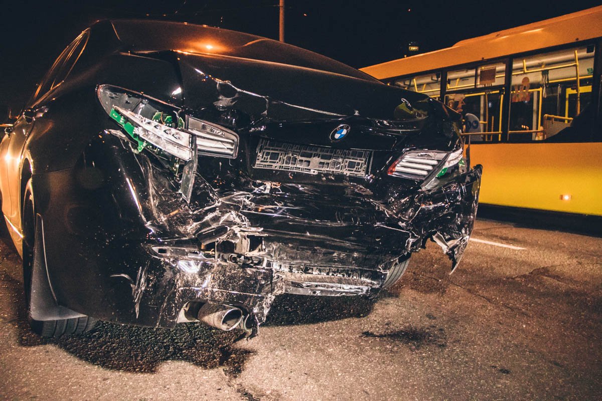 Мужчину госпитализировали с сотрясением мозга и ушибом