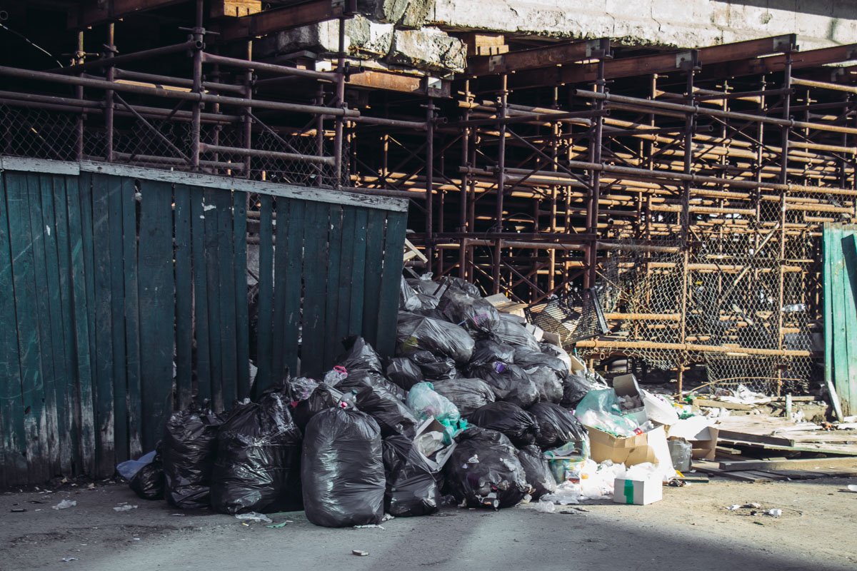  На данный момент идут дорожные работы на перекрытых съездах