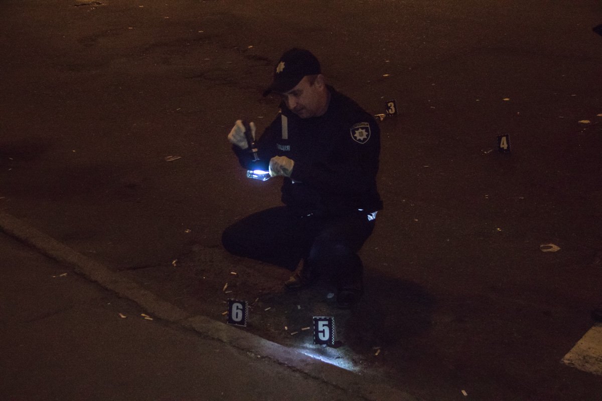 Возле парка Киото несколько человек не славянской внешности до полусмерти избили двоих человек Возле парка Киото несколько человек не славянской внешности до полусмерти избили двоих человек