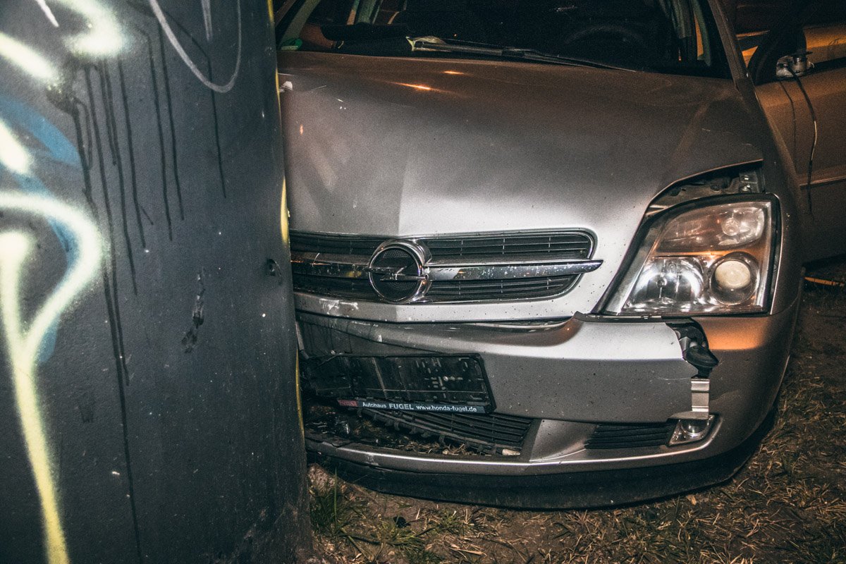 На проспекте Победы произошла авария с участием автомобиля Opel на еврономерах