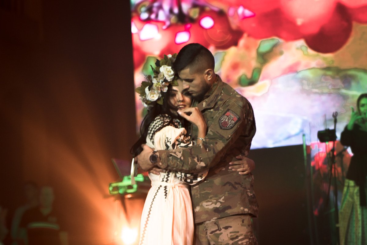 В Киеве прошла презентация благотворительного проекта «Пригласи меня с войны» В Киеве прошла презентация благотворительного проекта «Пригласи меня с войны»