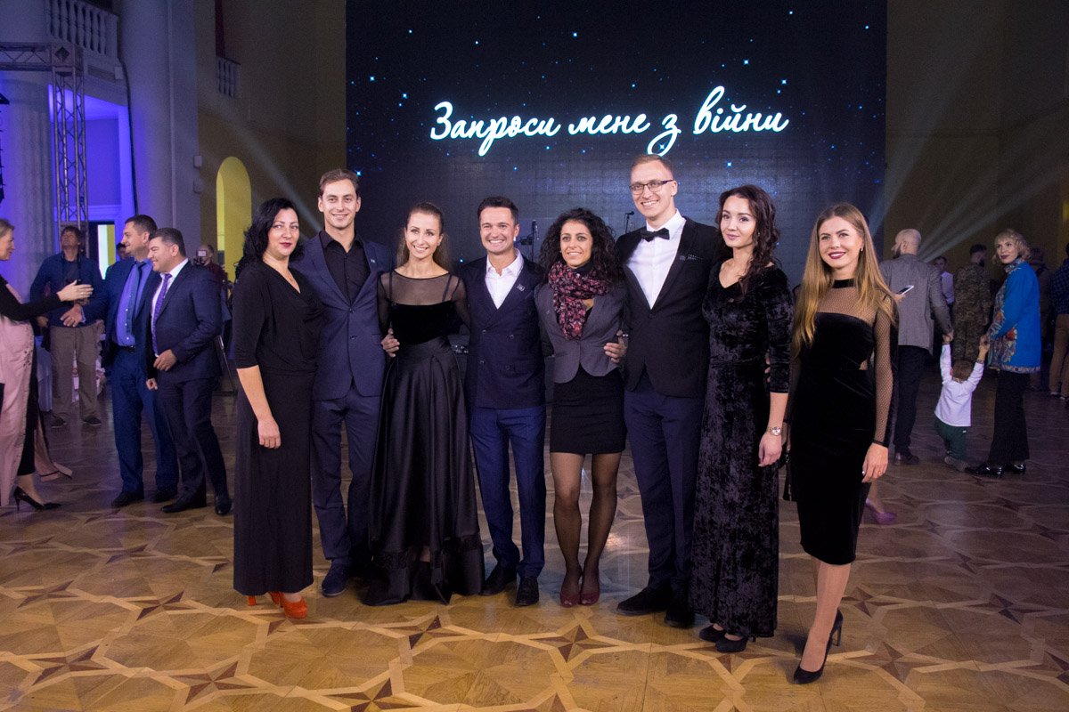 Все проходило в Колонном зале КГГА в пятницу, 12 октября Все проходило в Колонном зале КГГА в пятницу, 12 октября