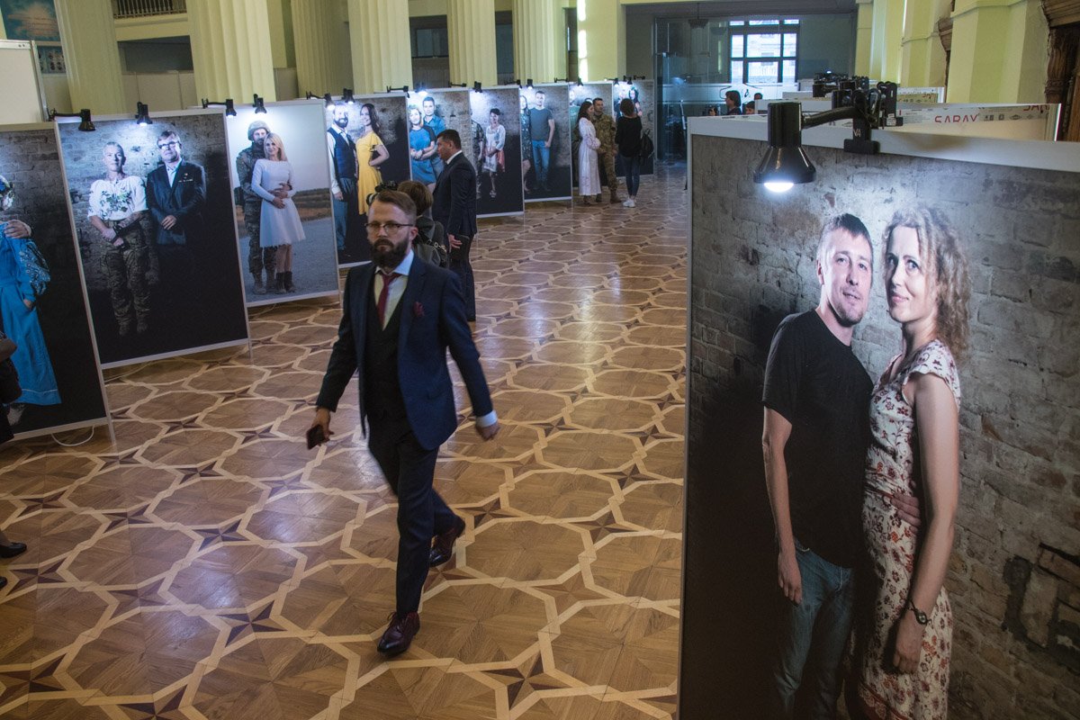 На мероприятии можно было посмотреть экспозицию из фотографий военных На мероприятии можно было посмотреть экспозицию из фотографий военных