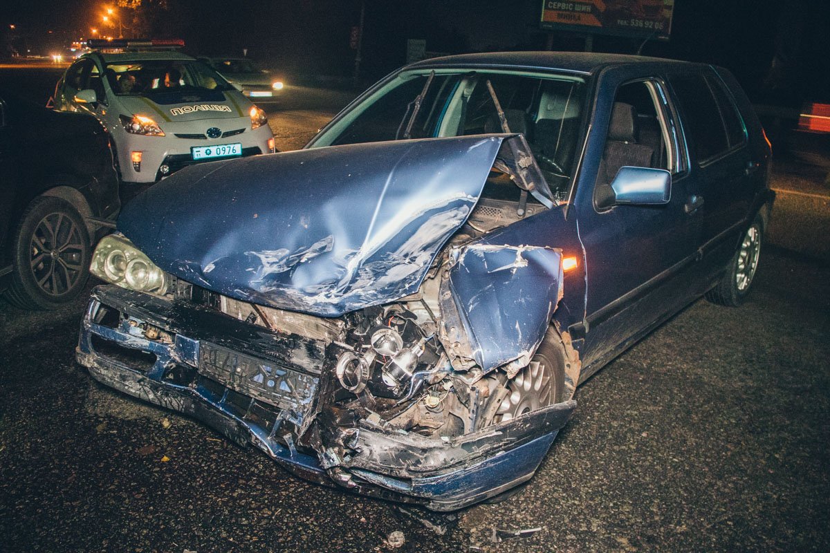 Авария случилась примерно в 23:20