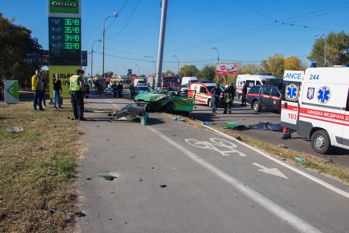 Столкнулись Seat Leon и Kia Carens