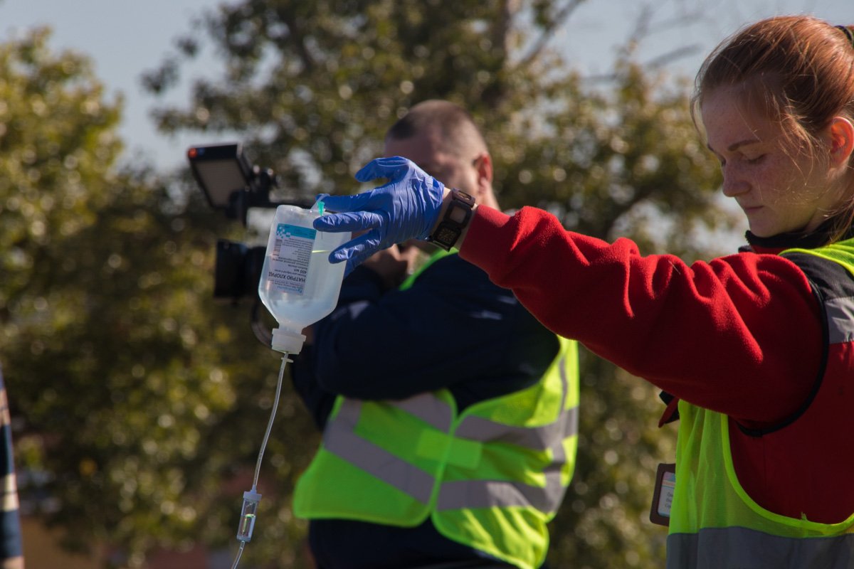 В результате столкновения пять человек госпитализировали