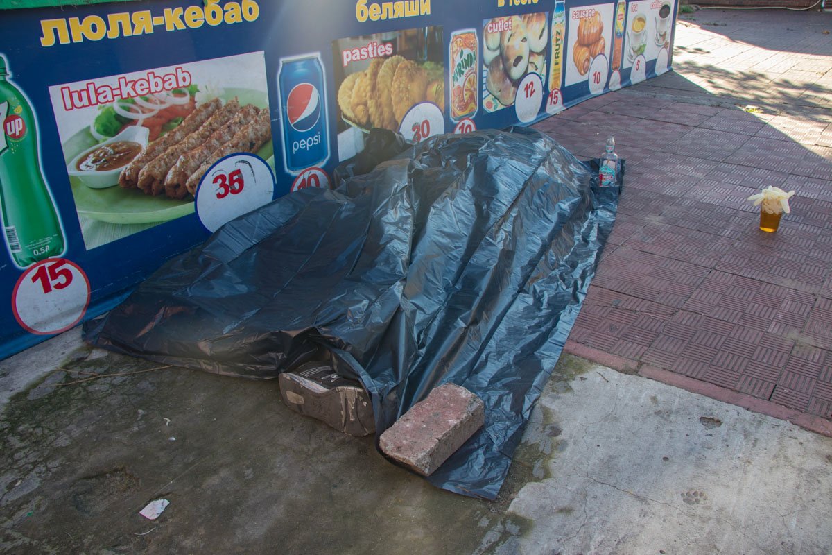 Очевидцы рассказали полиции, что умерший уснул и не проснулся