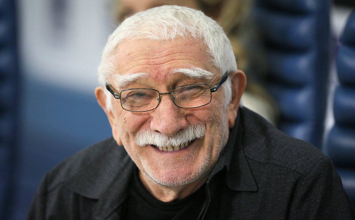 в 83 года Армен Джигарханян продолжает руководить театром, проводить изнурительные репетиции и оставаться при этом абсолютно счастливымв 83 года Армен Джигарханян продолжает руководить театром, проводить изнурительные репетиции и оставаться при этом абсолютно счастливым