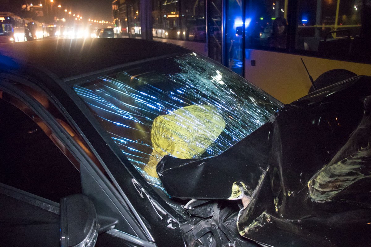 Водитель автомобиля получил травмы, но точно не известно какие