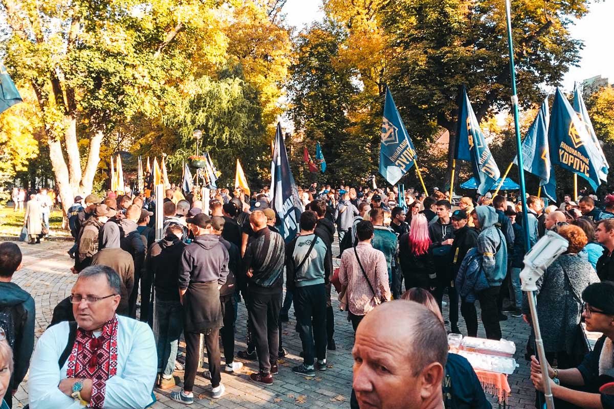 В парке собрались сотни участников В парке собрались сотни участников