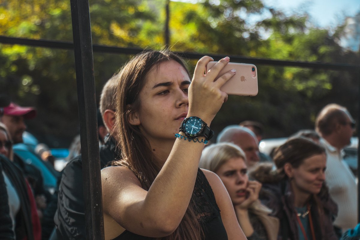 Силачей поддерживали их возлюбленные