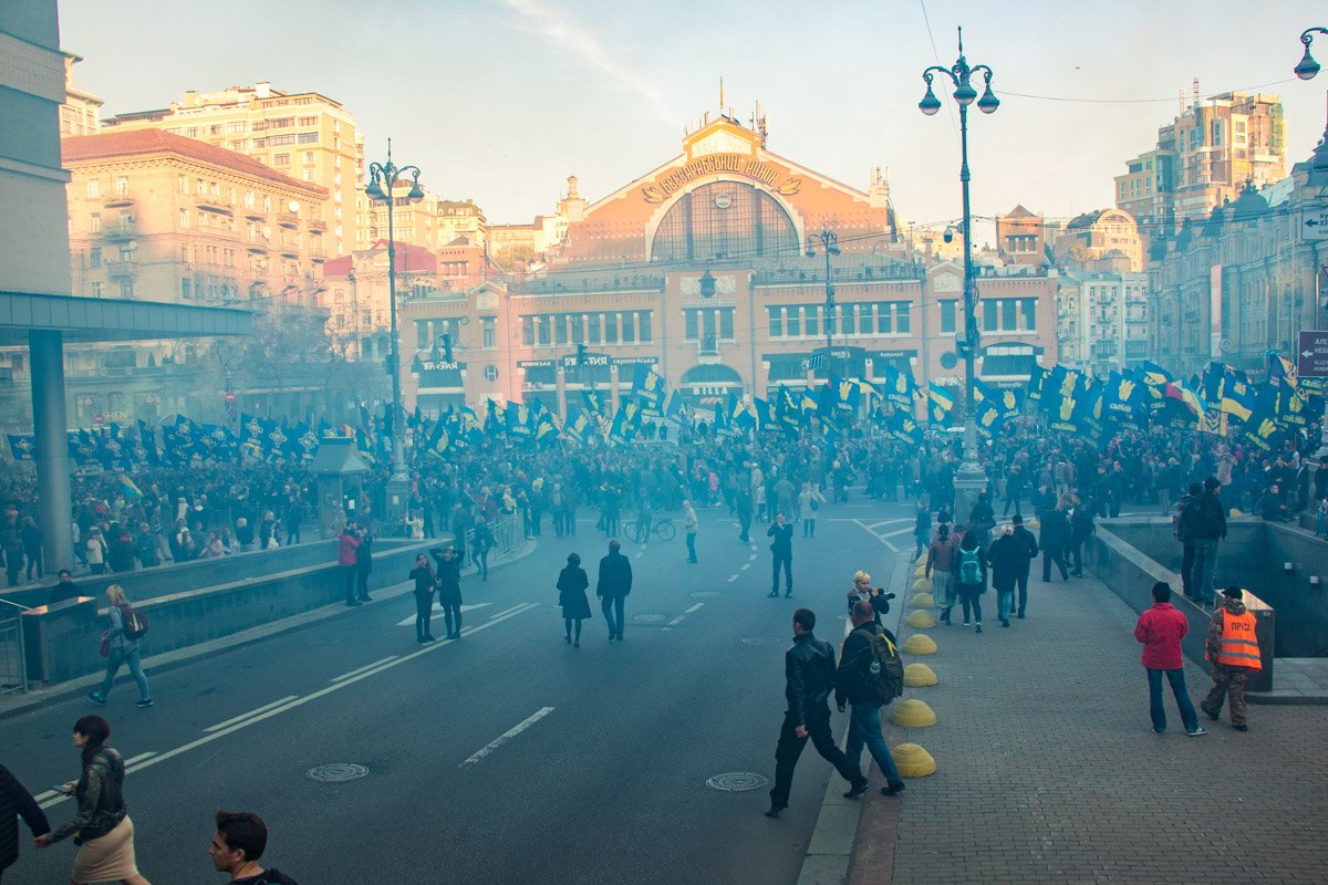 Улицу захватил едкий дым
