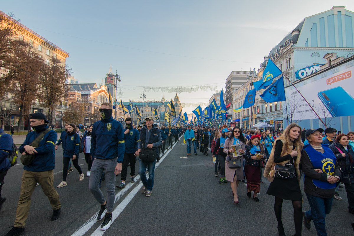 Собралась разная публика