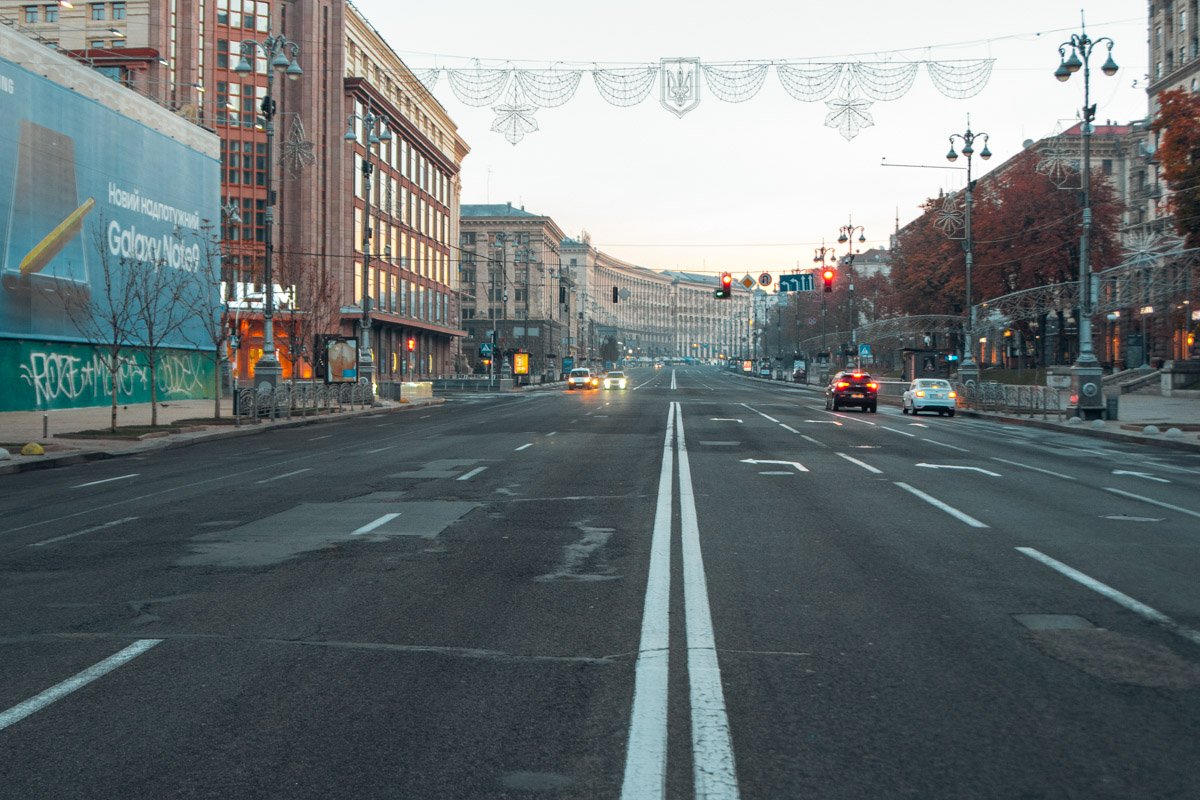 Ранним утром Киев еще не переполнен машинами и не страдает от пробок Ранним утром Киев еще не переполнен машинами и не страдает от пробок